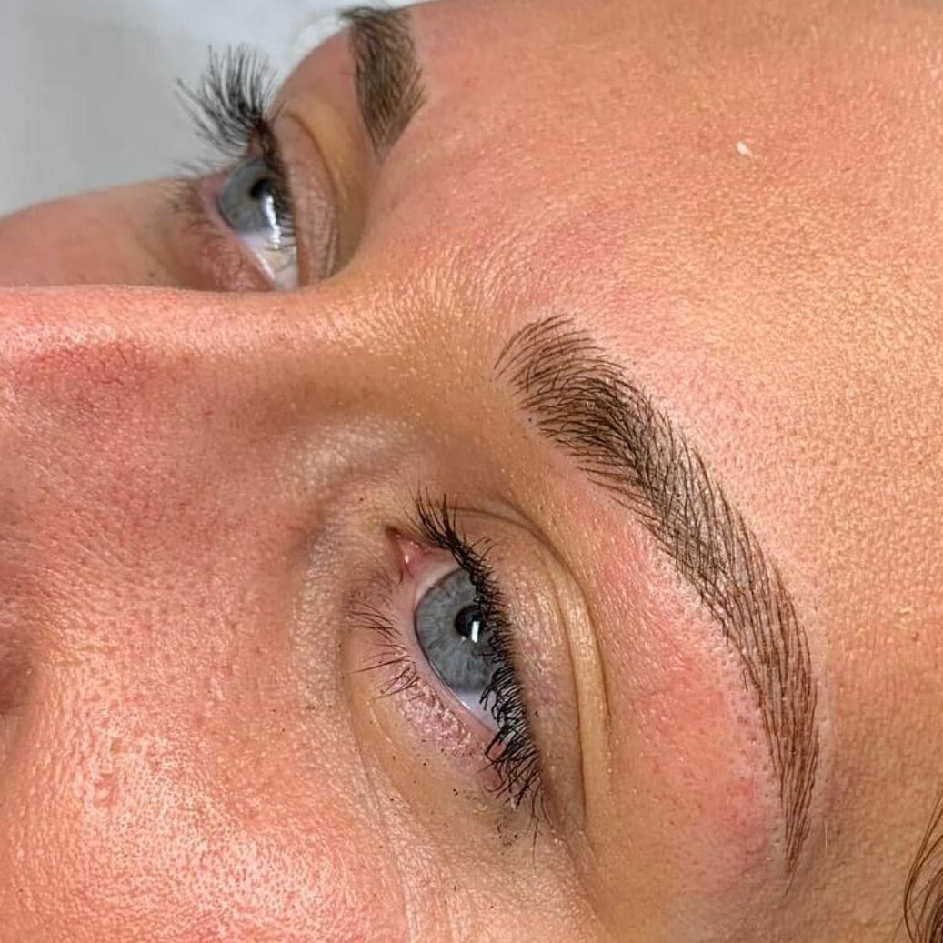 Cos’è il microblading e perché sceglierlo: guida completa a Torino.